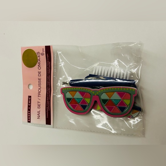 New Sassy + Chic Purple Nail Grooming Kit 6 Pieces Home or Travel Great Gift - Picture 12 of 16